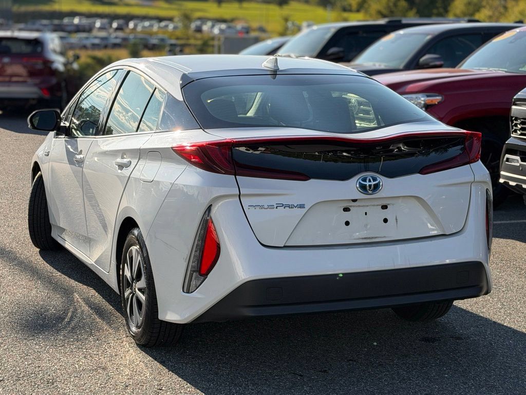 Used 2018 Toyota Prius Prime Plus FWD image 3