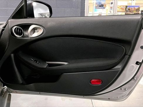 Used 2013 Nissan 370Z Coupe image 26