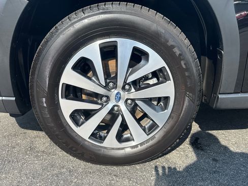 Used 2023 Subaru Outback Premium image 9