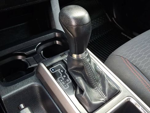 Used 2017 Toyota Tacoma SR5 w/ Tow Package AWD/4WD image 16