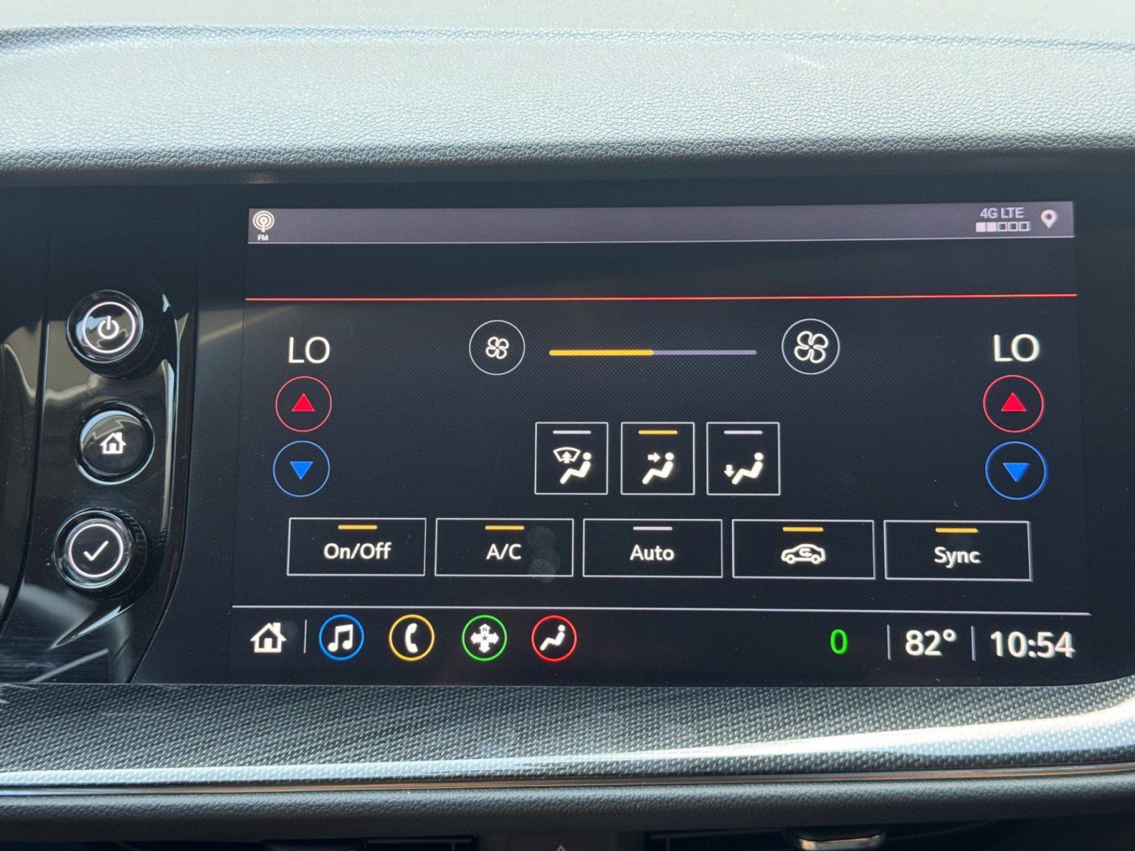 Used 2022 Buick Envision Essence w/ Sport Touring Package FWD image 27