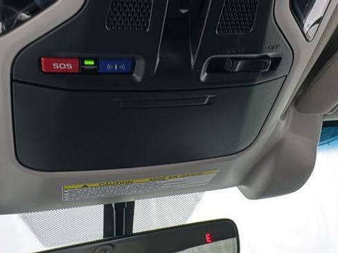 Used 2022 Subaru Outback Premium image 31