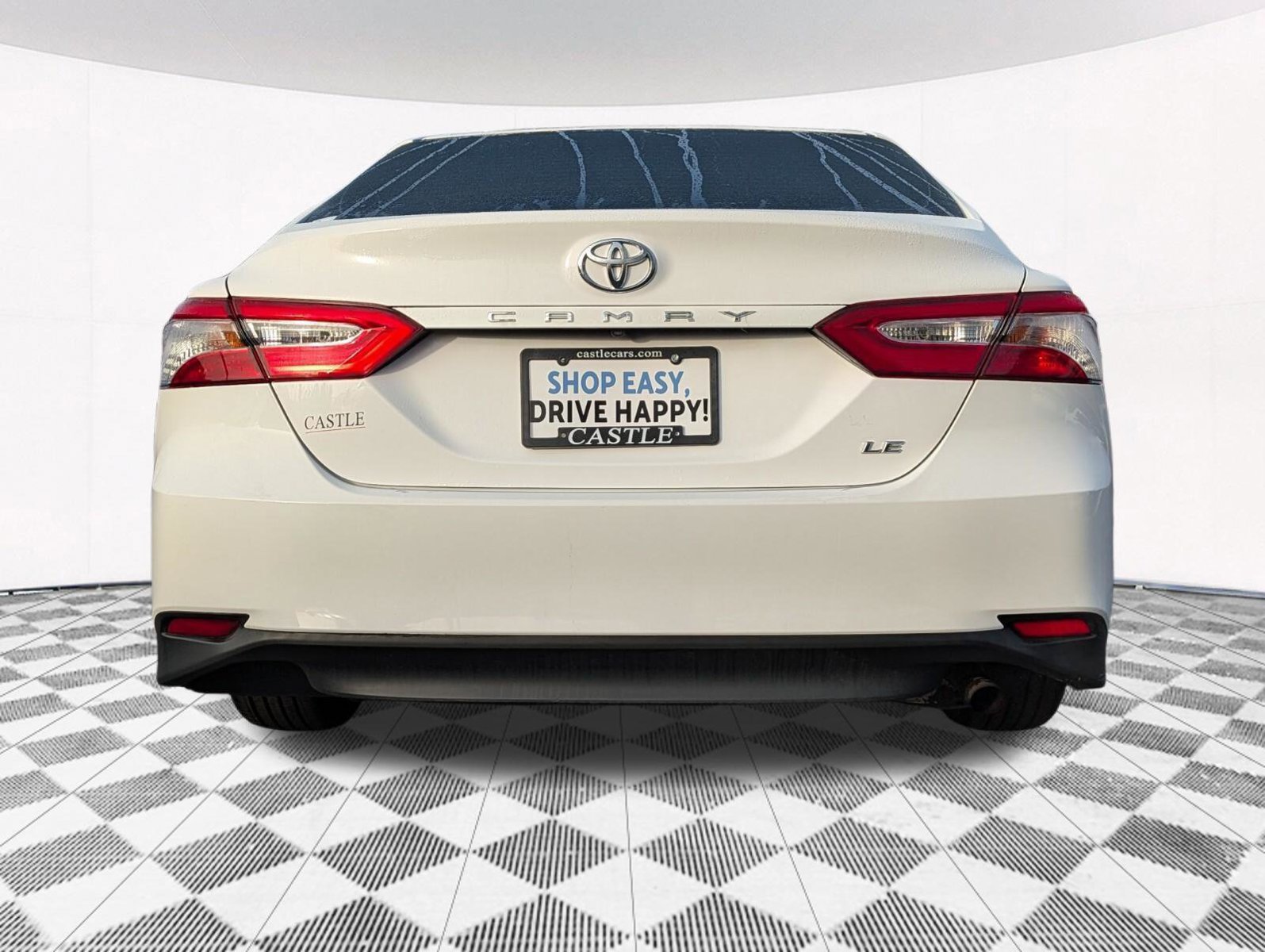 Used 2018 Toyota Camry LE FWD image 12