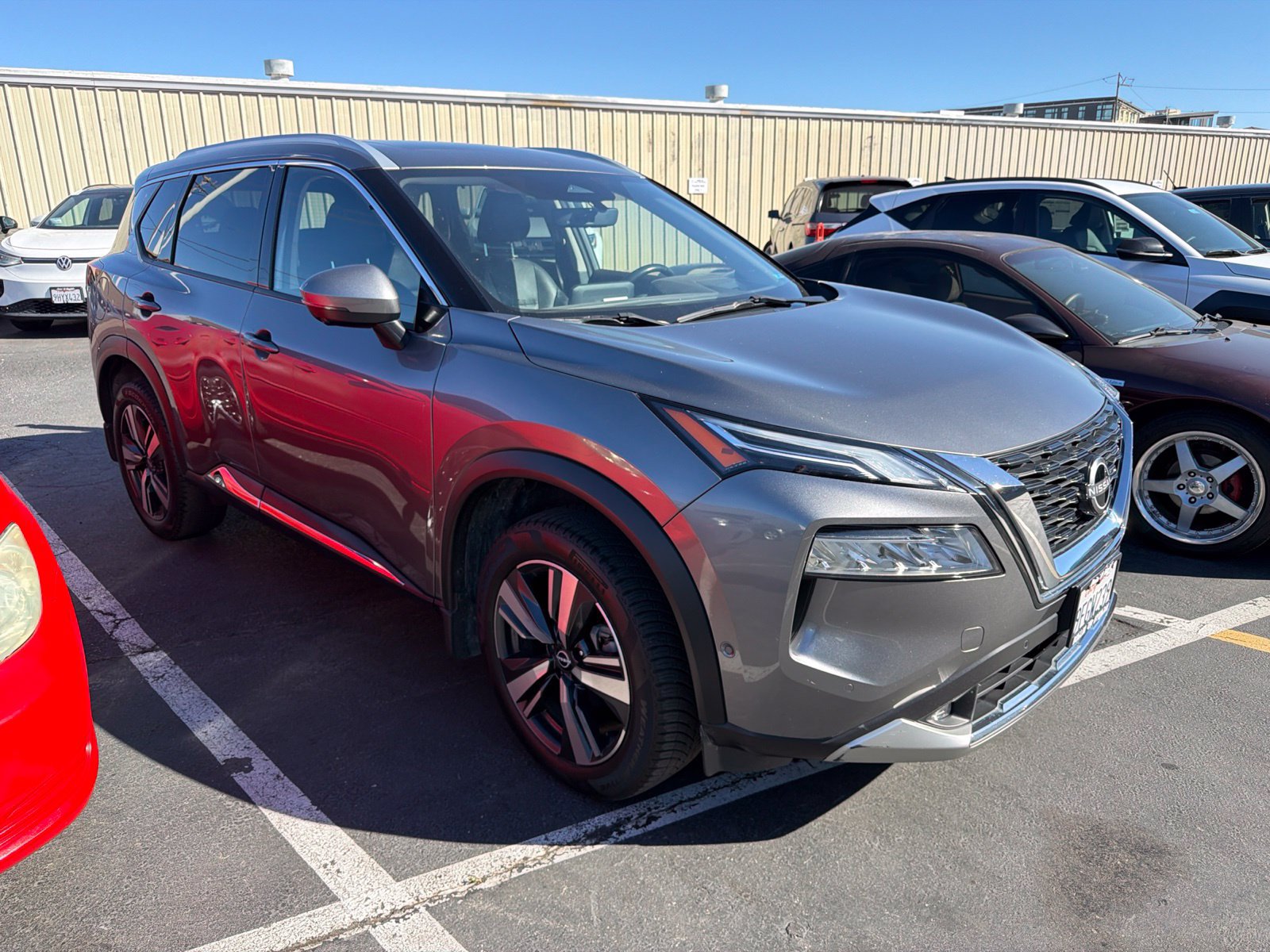 Used 2022 Nissan Rogue Platinum w/ Head-Up Display Package AWD/4WD image 1