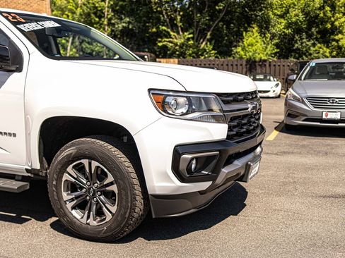 Used 2022 Chevrolet Colorado Z71 AWD/4WD image 3