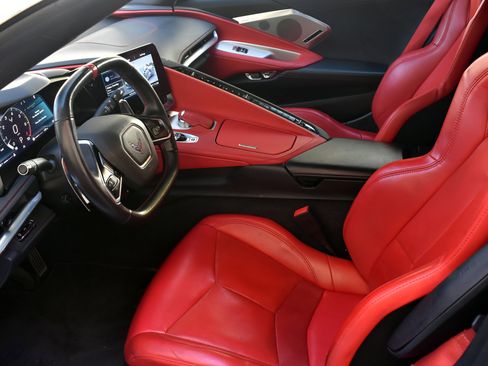 Used 2024 Chevrolet Corvette Stingray Preferred Cpe w/ 2LT image 19