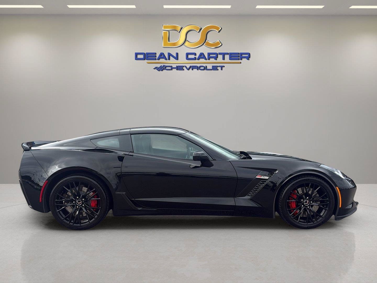 Used 2015 Chevrolet Corvette Z06 w/ 3LZ Preferred Equipment Group RWD image 11