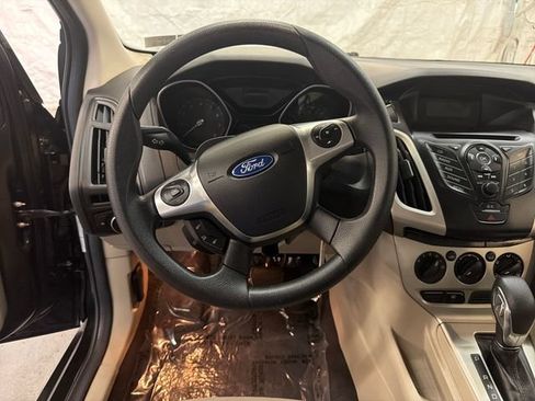 Used 2012 Ford Focus SE FWD image 15