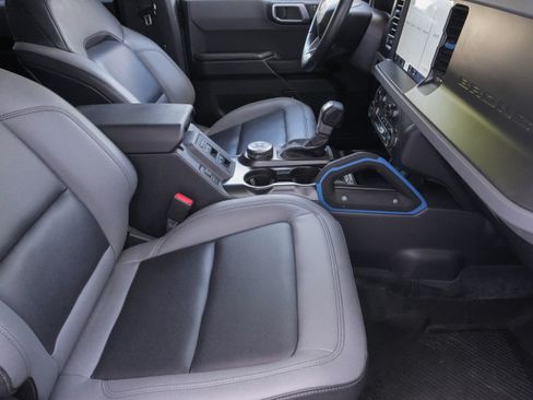 Used 2024 Ford Bronco Black Diamond w/ Sasquatch Package AWD/4WD image 13