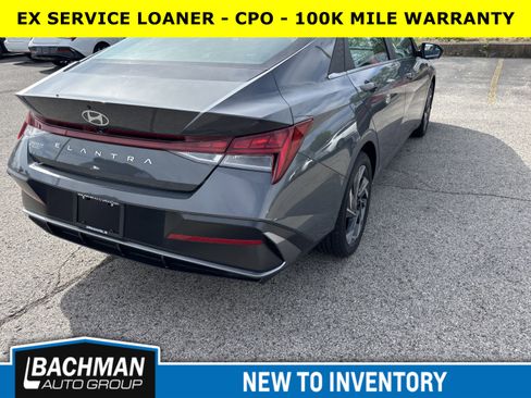 Used 2025 Hyundai Elantra SEL image 3