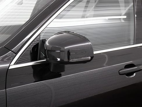 Certified 2025 Volvo XC90 T8 Plus w/ Protection Package Premier image 7