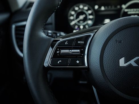 New 2026 Kia Seltos EX image 21