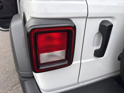 Used 2023 Jeep Wrangler Sport S image 33