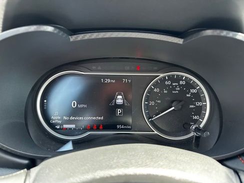 Used 2025 Nissan Versa SR w/ Trunk Package FWD image 25