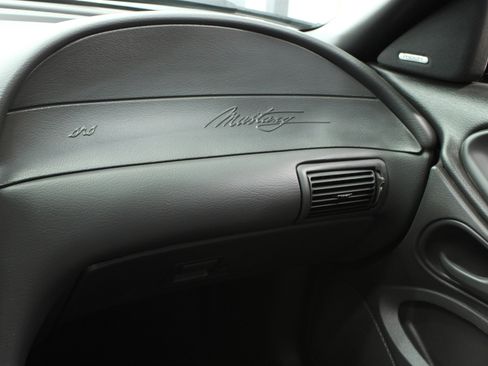 Used 2004 Ford Mustang Cobra RWD image 16