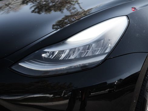 Used 2018 Tesla Model 3 Long Range image 6