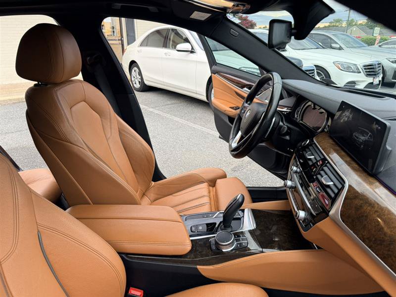 Used 2017 BMW 540i RWD image 14