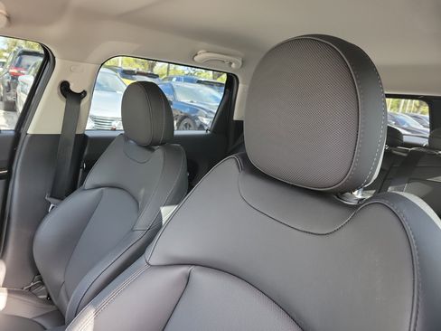 Used 2023 MINI Cooper Clubman S FWD image 16