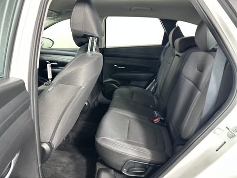 Certified 2025 Hyundai Tucson SE image 25