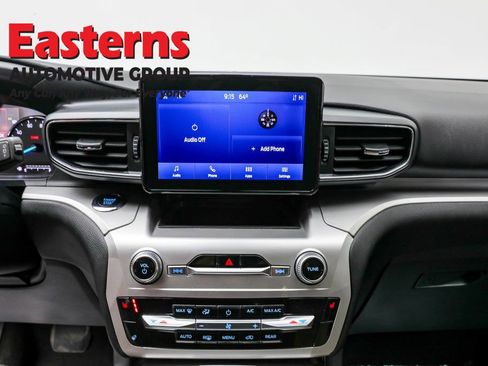 Used 2022 Ford Explorer XLT w/ Equipment Group 202A image 12