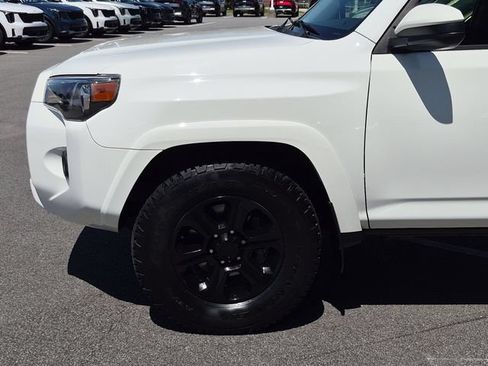 Used 2022 Toyota 4Runner SR5 RWD image 9