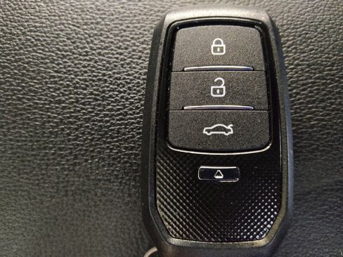 Used 2017 Ford Explorer Limited w/ Equipment Group 301A image 32