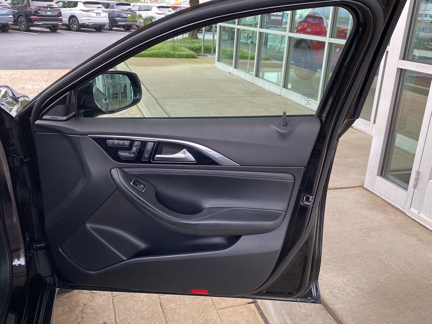 Used 2018 INFINITI QX30 Premium w/ Navigation Package AWD/4WD image 24