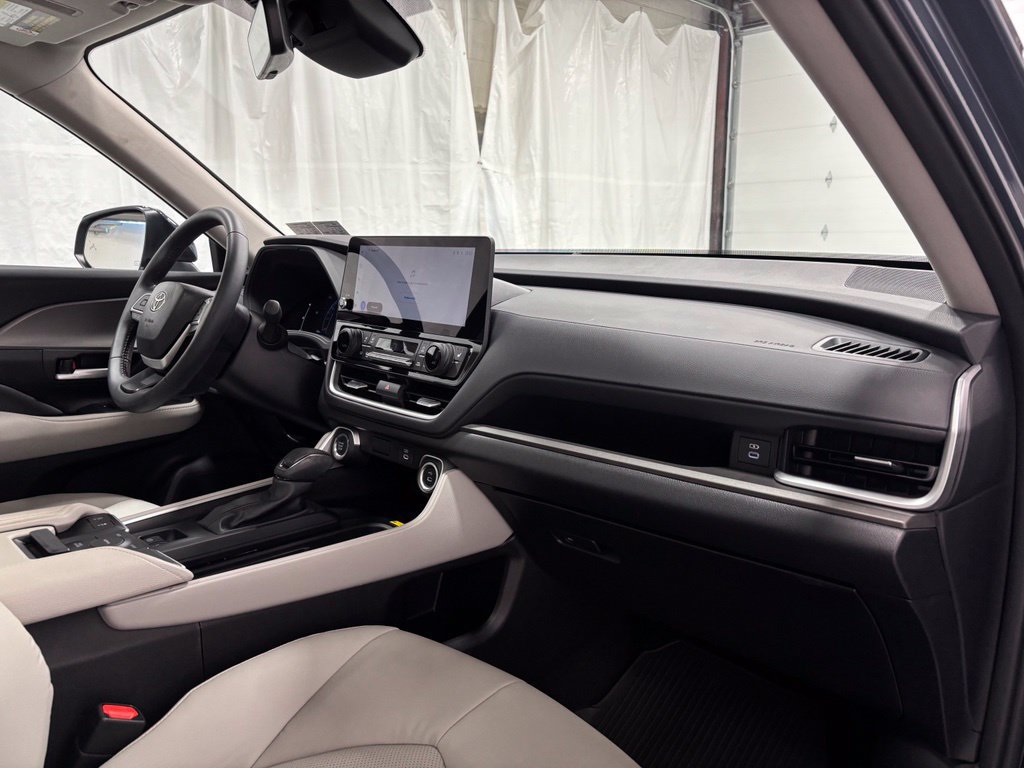 Used 2026 Toyota Grand Highlander AWD image 68