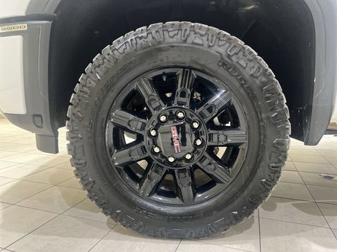 Certified 2025 GMC Sierra 3500 AT4 w/ AT4 Premium Plus Package AWD/4WD image 30
