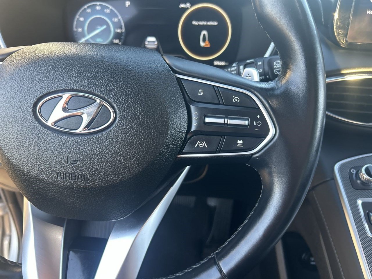 Used 2023 Hyundai Santa Fe Limited AWD/4WD image 22