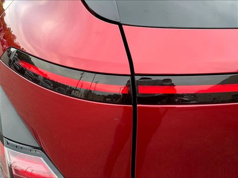 Certified 2025 Hyundai Kona SEL AWD/4WD image 23