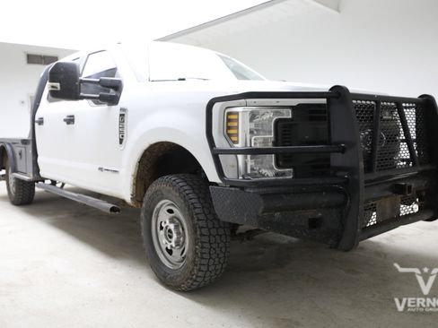 Used 2018 Ford F250 XL w/ Power Equipment Group AWD/4WD image 7