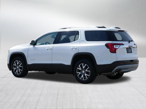 Used 2023 GMC Acadia SLT w/ Preferred Package FWD image 4