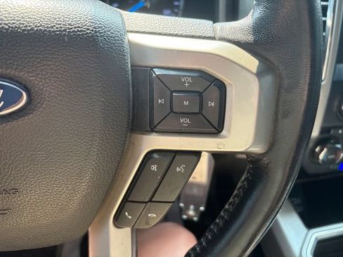Used 2017 Ford F250 Lariat w/ Lariat Value Package AWD/4WD image 12