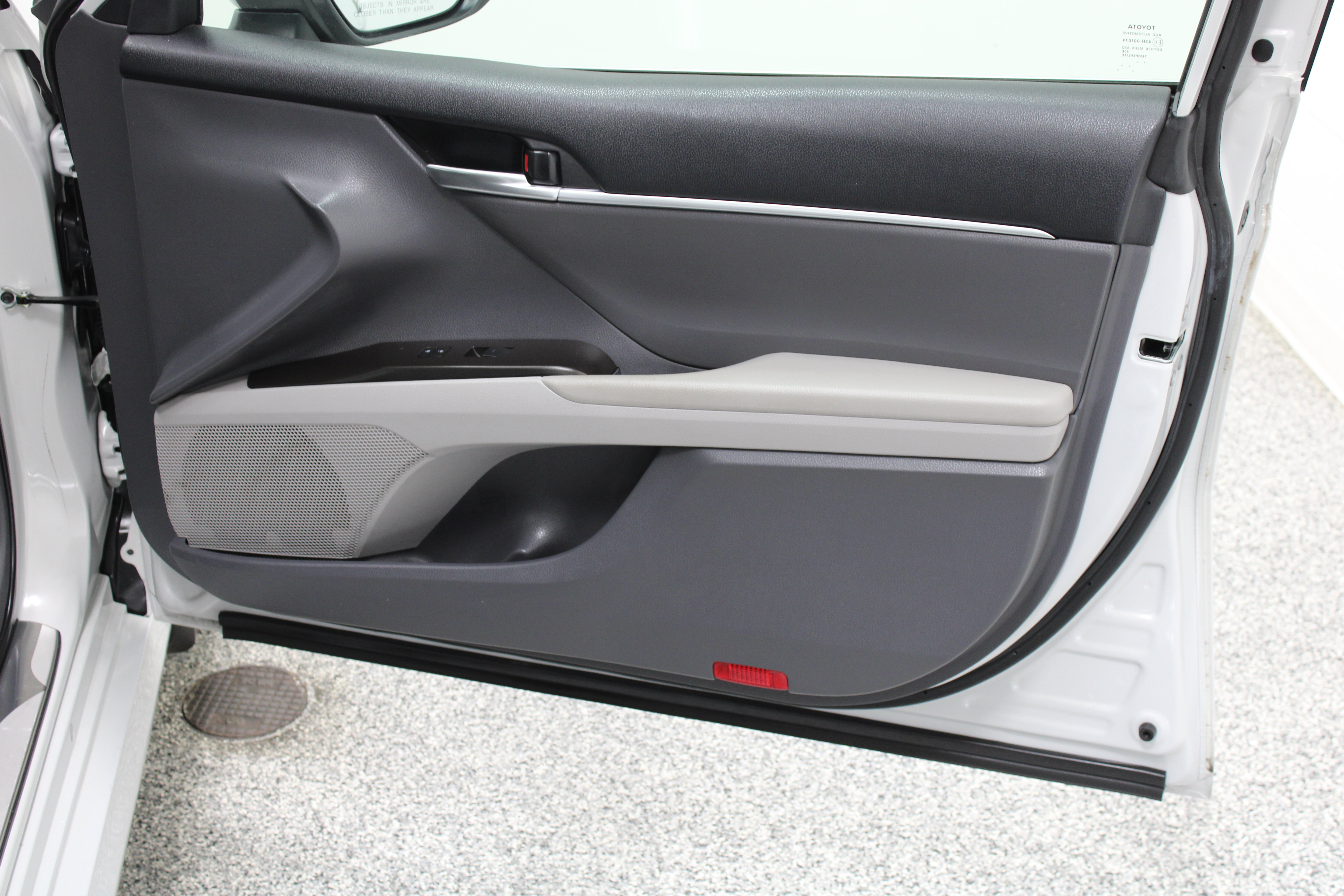 Used 2024 Toyota Camry LE FWD image 32