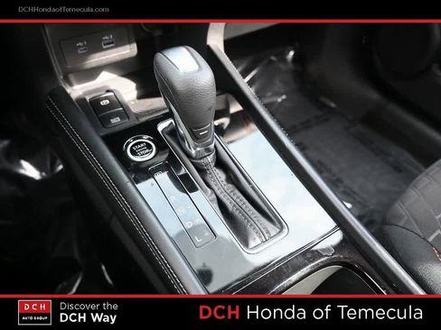 Used 2023 Nissan Kicks SR image 11