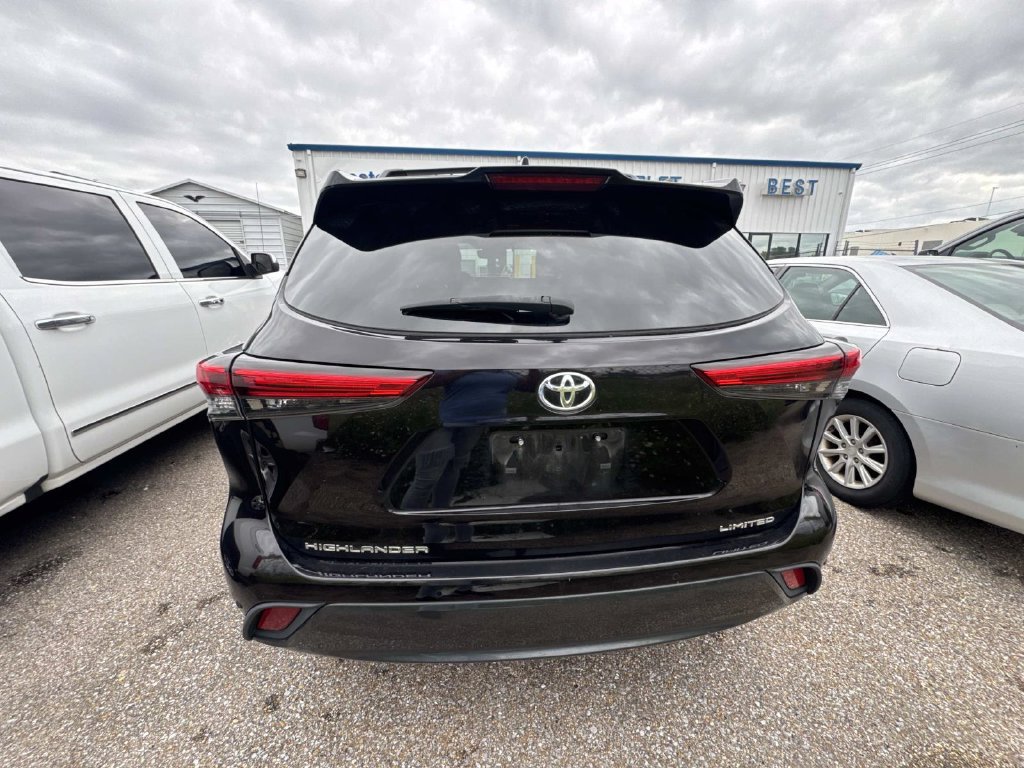 Used 2020 Toyota Highlander Limited FWD image 11