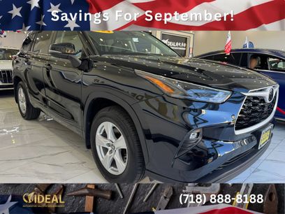 Used 2023 Toyota Highlander LE