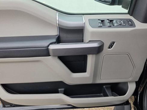 Used 2018 Ford F250 XLT w/ XLT Premium Package AWD/4WD image 5