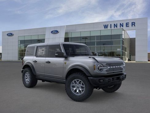 New 2025 Ford Bronco Badlands image 7