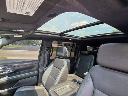 Used 2024 Chevrolet Suburban Z71 w/ Off-Road Capability Package AWD/4WD image 8