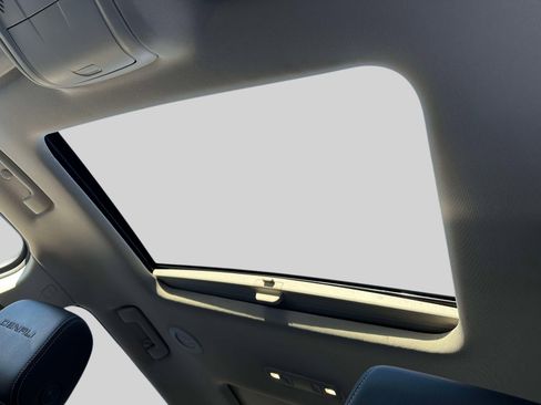 Used 2023 GMC Acadia Denali w/ Denali Ultimate Package image 20