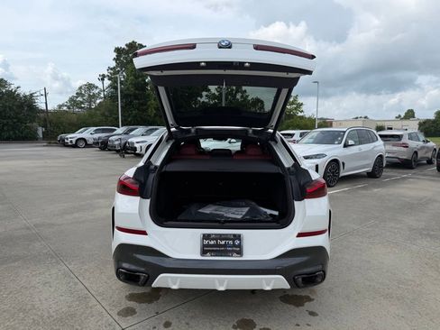Certified 2026 BMW X6 xDrive40i w/ Climate Comfort Package AWD/4WD image 24