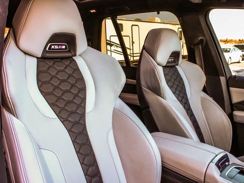 Used 2021 BMW X5 M w/ Competition Package image 46