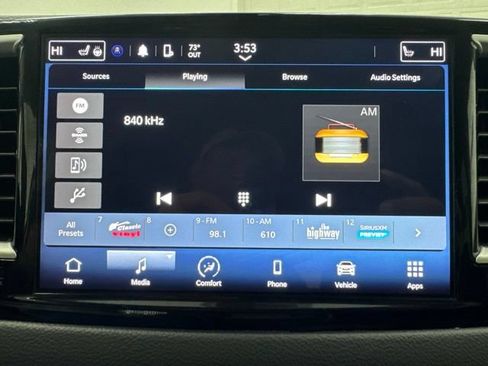 Used 2024 Chrysler Pacifica Touring-L FWD image 15
