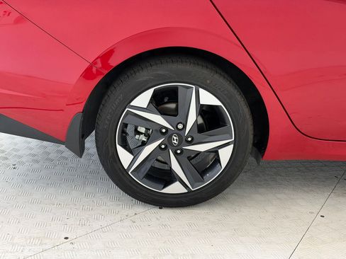 Used 2023 Hyundai Elantra SEL w/ Convenience Package image 12