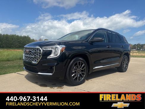 Used 2023 GMC Terrain Denali w/ Black Diamond Edition AWD/4WD image 1
