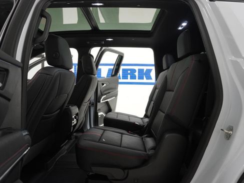 New 2026 Chevrolet Traverse RS w/ LPO, Floor Liner Package image 39