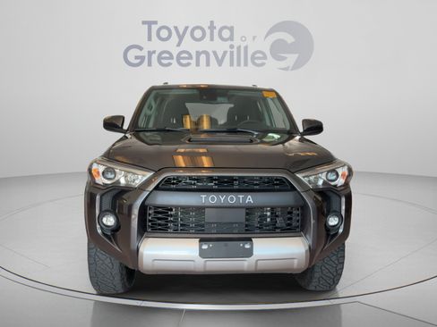 Certified 2022 Toyota 4Runner TRD Off-Road AWD/4WD image 9