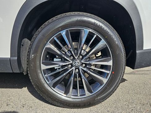 New 2026 Toyota Grand Highlander AWD Hybrid image 6